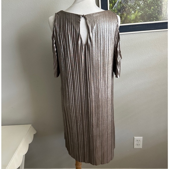 She & Sky Bronze Gold Metallic Pleated Cold Shoulder Dress Women’s Small - Picture 4 of 9